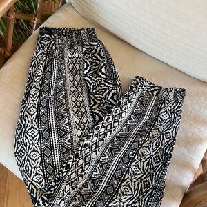 American Eagle Outfitters Black and White Patterned Pants